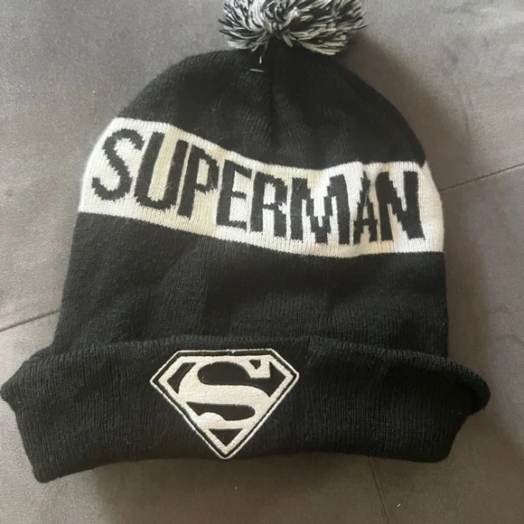 Lot of 4 winter hats beanies one size Superman Nirvana Starwars Joker - Picture 5 of 6